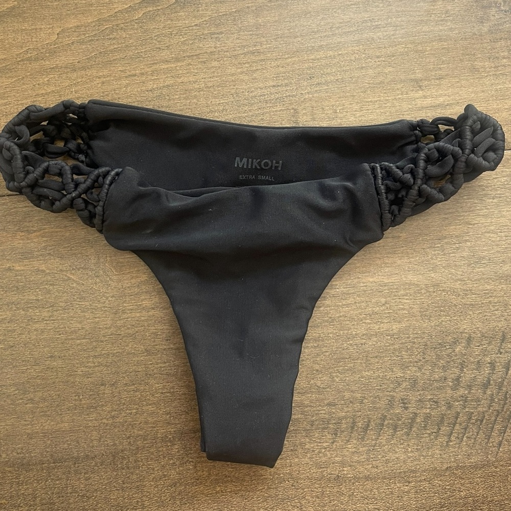 Black MIKOH bottoms NWOT!!🖤